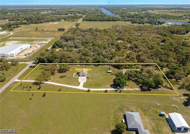 Photo 3 of Single family home for sale at 5535 County Rd 78, La Belle, FL 33935 | MLS# 2026022111 | Listing updated on 2026-06-30