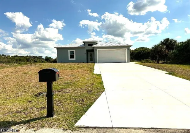 1st image of 115 Lansing Cir, Labelle, FL 33935 | MLS# 2026022123