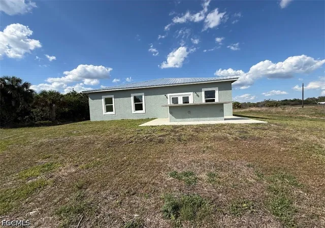 2nd image of 115 Lansing Cir, Labelle, FL 33935 | MLS# 2026022123