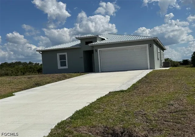 3rd image of 115 Lansing Cir, Labelle, FL 33935 | MLS# 2026022123