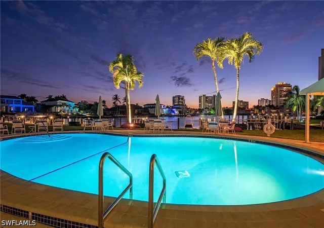 5th image of 400 Park Shore Dr #304, Naples, FL 34103 | MLS# 226019805