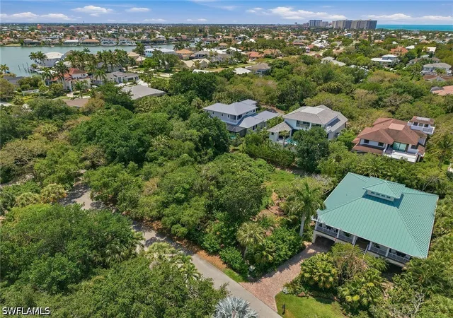4th image of 375 Gumbo Limbo Ln, Marco Island, FL 34145 | MLS# 226019762