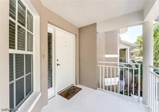 Listing Photo 5 - Condo for sale in building located at 1940 Willow Bend Cir, Naples, FL 34109 - Unit #202