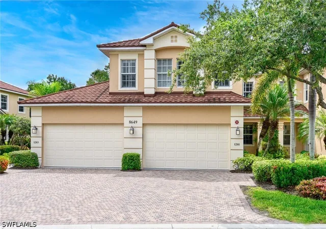 3rd image of 8649 Champions Pt, Naples, FL 34113