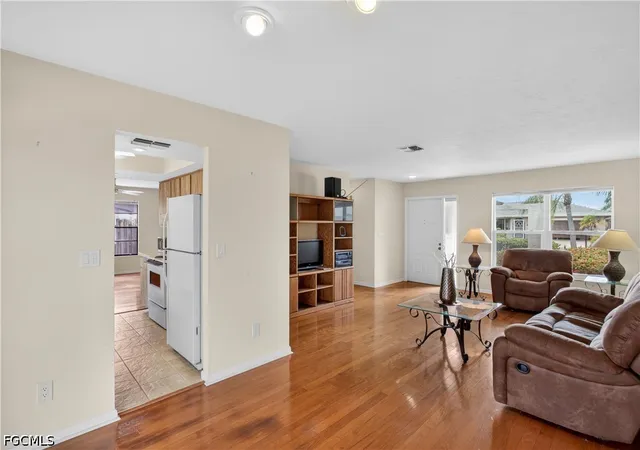5th image of 9708 Foxglove Cir, Fort Myers, FL 33919 | MLS# 2026022368