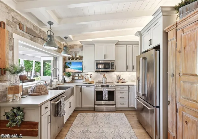 2nd image of 840 Myrtle Ter, Naples, FL 34103 | MLS# 226019222