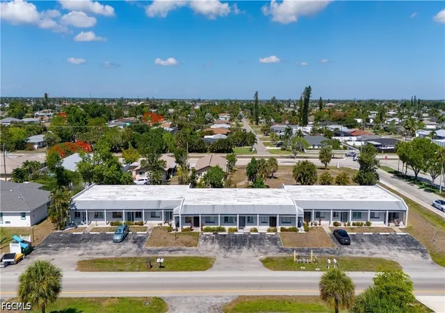 3rd image of 4608 Se 4Th Pl, Cape Coral, FL 33904