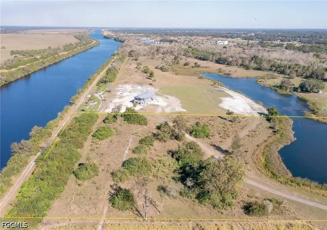 13th image of 2312 E Sr 80, Labelle, FL 33935 | MLS# 2026022474