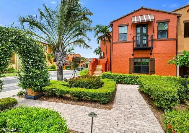 image of 9066 Albion Ln N, Naples, FL 34113