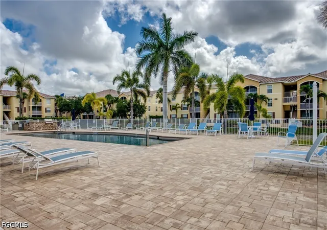 Homes for sale in Fort Myers, FL | 4149 Residence Drive, Fort Myers, FL 33901 | Houzeo