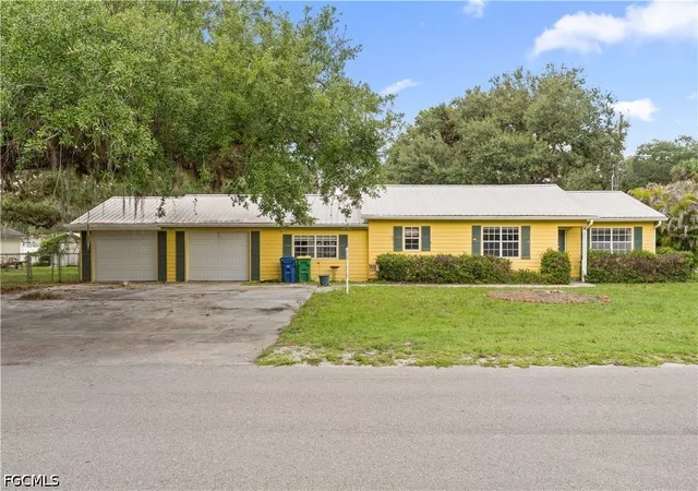 2nd image of 260 Fraser Ave, Labelle, FL 33935 | MLS# 2026022683