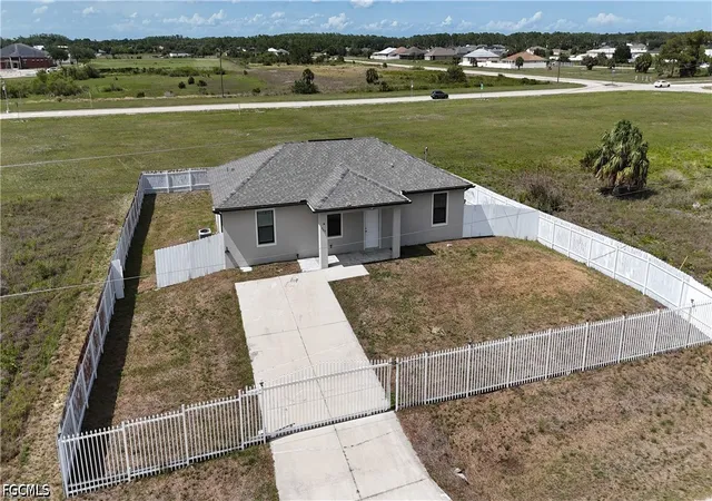 4th image of 9019 N Indio Cir, Labelle, FL 33935 | MLS# 2026022709