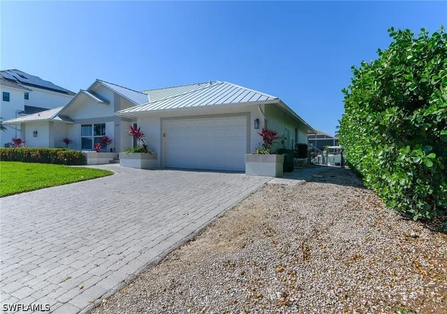 Homes for sale in Marco Island, FL | 1609 Villa Ct, Marco Island, FL 34145 | MLS# 226020289