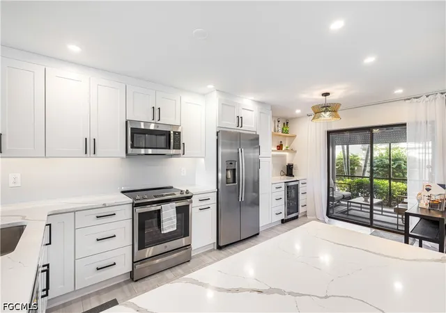 3rd image of 16351 Kelly Woods Dr, Fort Myers, FL 33908