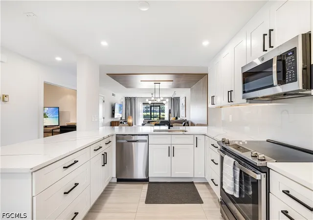 4th image of 16351 Kelly Woods Dr, Fort Myers, FL 33908