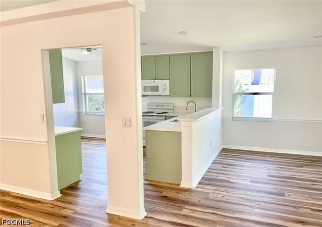 Photo 4 of Single family home for sale at 7588 Cameron Cir, Fort Myers, FL 33912 | MLS# 2026022778 | Listing updated on 2026-06-16