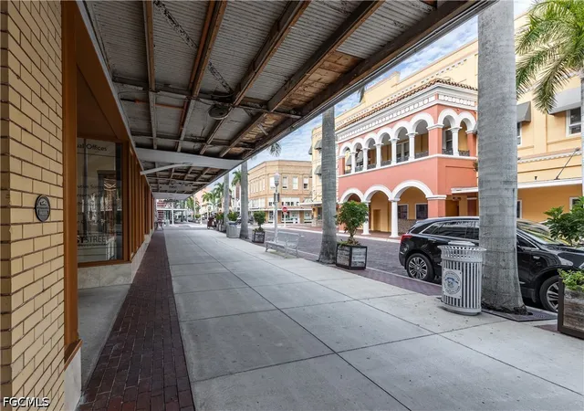 5th image of 2260 1St St, Fort Myers, FL 33901