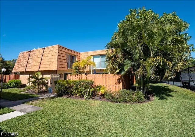 Photo 1 of Townhouse for sale at 1727 Park Meadows Dr #2, Fort Myers, FL 33907 | MLS# 2026022815 | Listing updated on 2026-07-15