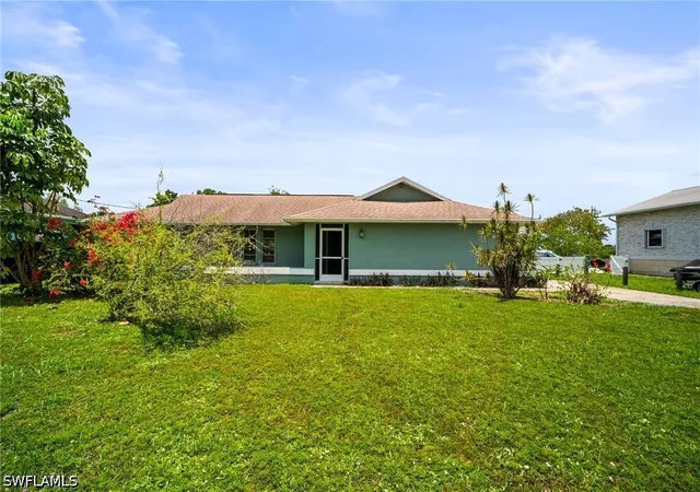 Photo 4 of Single family home for sale at 2001 Bahama Ave, Fort Myers, FL 33905 | MLS# 226018760 | Listing updated on 2026-06-08
