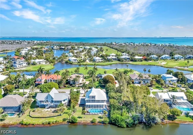 Photo 3 of Single family home for sale at 9007 Mockingbird Dr, Sanibel, FL 33957 | MLS# 2026022970 | Listing updated on 2026-06-27