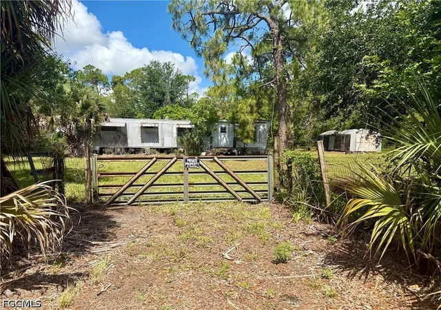5th image of 8270 Ebson Dr, North Fort Myers, FL 33917 | MLS# 2026022972
