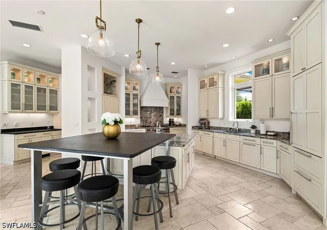 4th image of 615 Binnacle Dr, Naples, FL 34103 | MLS# 226019325
