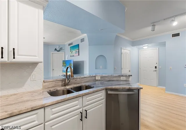 4th image of 12920 Positano Cir #306, Naples, FL 34105 | MLS# 226020543