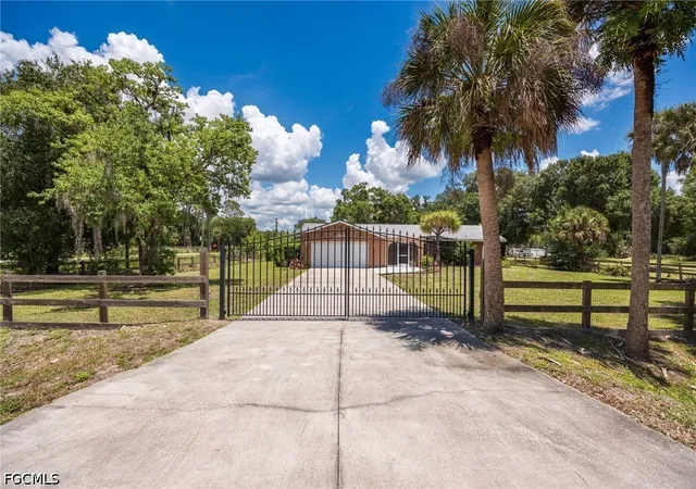5th image of 22031 Edwards Dr, Alva, FL 33920 | MLS# 2026023085