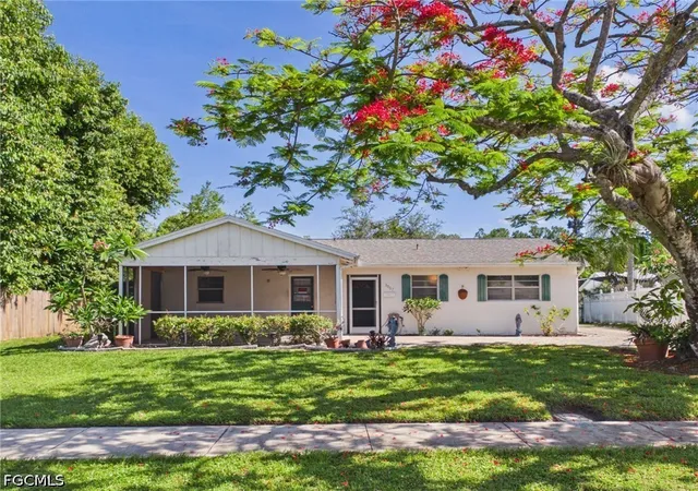 Photo 1 of Sale Pending at 3067 Buena Vista Ln, Naples, FL 34105 | MLS# 2026023154 | Listing updated on 2026-07-23