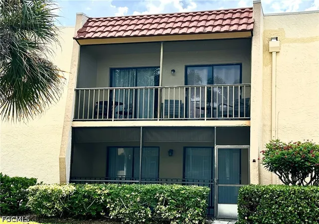 2nd image of 12501 Mcgregor Blvd, Fort Myers, FL 33919