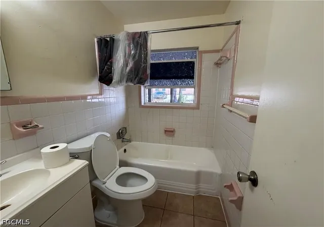 5th image of 4902 Victoria Dr #1, Cape Coral, FL 33904 | MLS# 2026023207