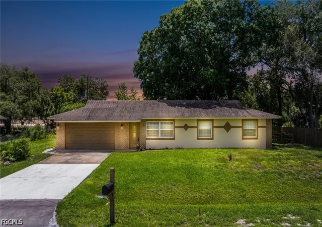 2nd image of 2319 Barcelona Ave, Fort Myers, FL 33905 | MLS# 2026023258
