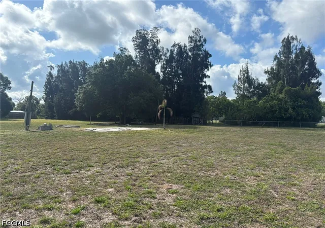 5th image of 7949 Mcdaniel Dr, North Fort Myers, FL 33917 | MLS# 2026023303