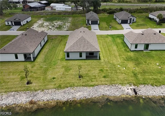 4th image of 815 Gen D Macarthur Ave, La Belle, FL 33935 | MLS# 2026023313