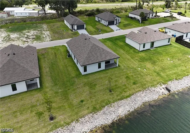 5th image of 815 Gen D Macarthur Ave, La Belle, FL 33935 | MLS# 2026023313