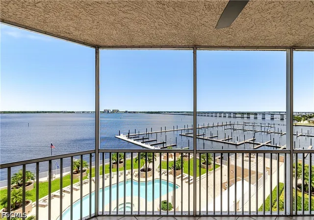 4th image of 2090 W First St #E705, Fort Myers, FL 33901 | MLS# 2026023338