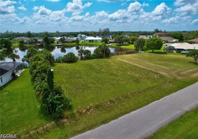 3rd image of 17091 Waters Edge Cir, North Fort Myers, FL 33917 | MLS# 2026023439