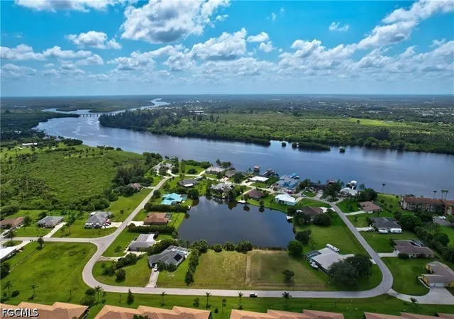 8th image of 17091 Waters Edge Cir, North Fort Myers, FL 33917 | MLS# 2026023439