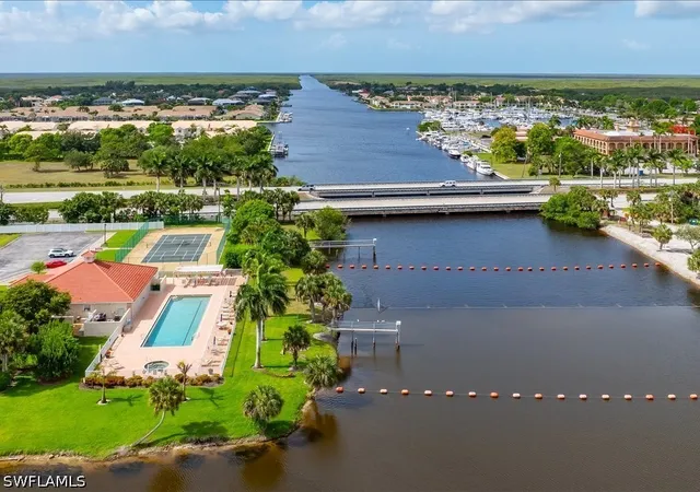 Listing Photo 5 - Condo for sale in building located at 25064 Peacock Ln, Naples, FL 34114 - Unit #101