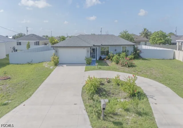 Photo 2 of Single family home for sale at 520 Wilmington Pkwy, Cape Coral, FL 33993 | MLS# 2026023778 | Listing updated on 2026-07-18