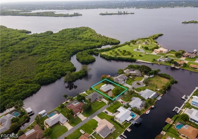 Photo 1 of Single family home for sale at 2160 Channel Way, North Fort Myers, FL 33917 | MLS# 2026023797 | Listing updated on 2026-10-07