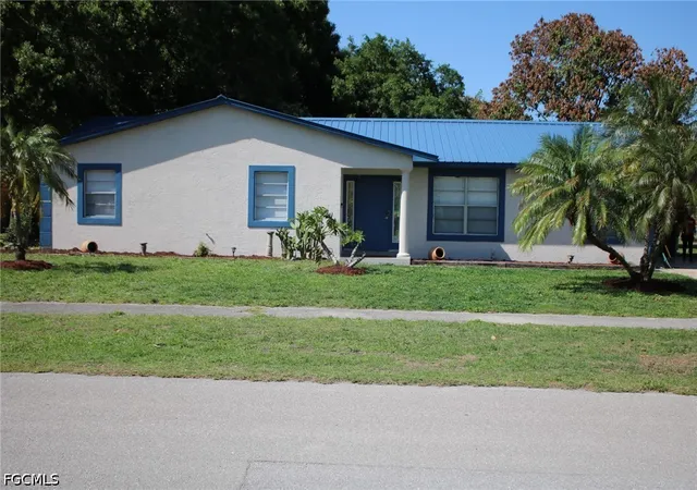 Photo 1 of Single family home for sale at 111 E Sugarland Cir, Clewiston, FL 33440 | MLS# 2026023846 | Listing updated on 2026-08-02