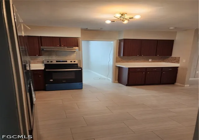 Photo 3 of Single family home for sale at 111 E Sugarland Cir, Clewiston, FL 33440 | MLS# 2026023846 | Listing updated on 2026-08-02