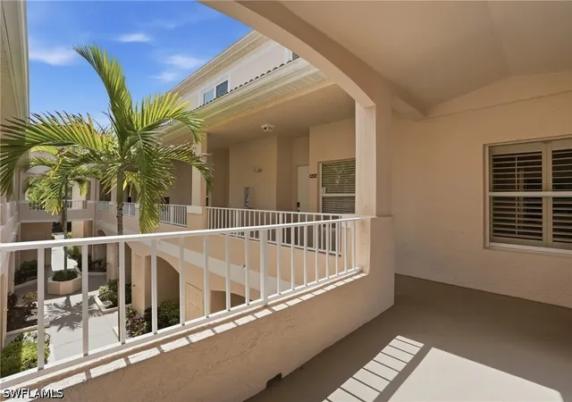Listing Photo 5 - Condo for sale in building located at 1096 Woodshire Ln, Naples, FL 34105 - Unit #C202