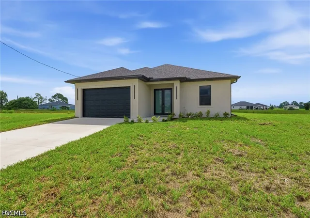 Photo 2 of Single family home for sale at 9014 Lawn Ct, Labelle, FL 33935 | MLS# 2026023883 | Listing updated on 2026-10-08