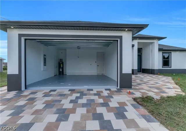 4th image of 803 Pine Ave, Lehigh Acres, FL 33972 | MLS# 2026023960