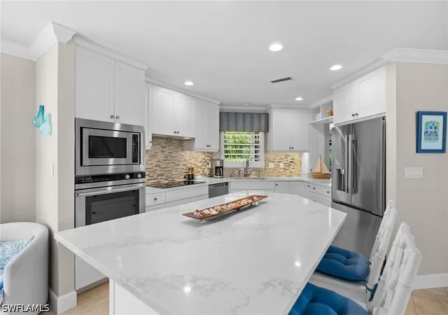 5th image of 4008 Crayton Rd #A1, Naples, FL 34103 | MLS# 226021135