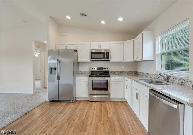 5th image of 2069 Detroit Dr, Labelle, FL 33935 | MLS# 2026024003