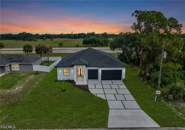 3rd image of 6037 N Moss Cir, Labelle, FL 33935 | MLS# 2026024048