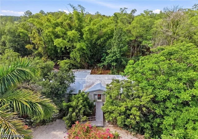 4th image of 22690 Mulholland Dr, Fort Myers, FL 33913 | MLS# 226020819